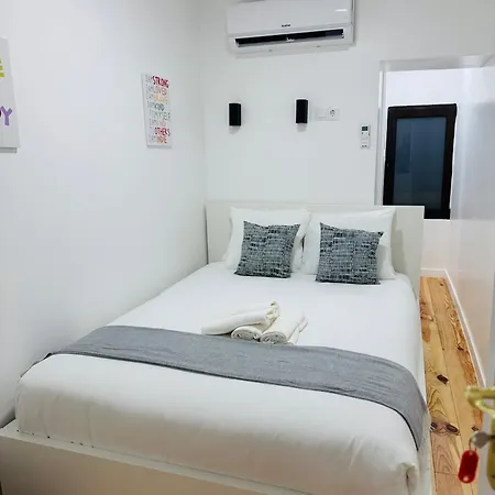 Quarto em Acomodações Particulares Almirante Reis - Arroios *