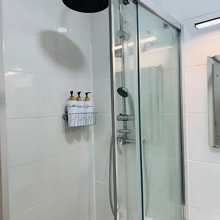 Quarto em Acomodações Particulares Almirante Reis - Arroios Lisboa