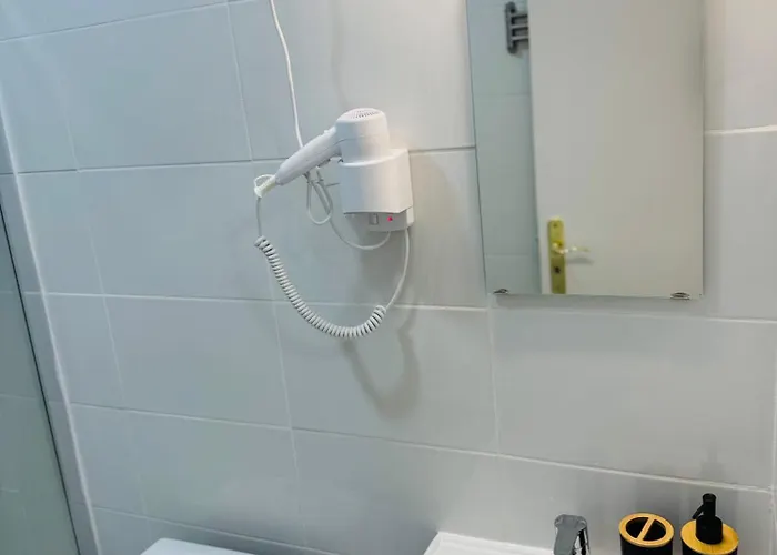 Almirante Reis - Arroios Quarto em Acomodações Particulares *