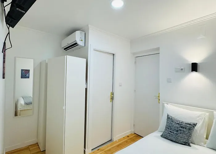 Quarto em Acomodações Particulares Almirante Reis - Arroios *