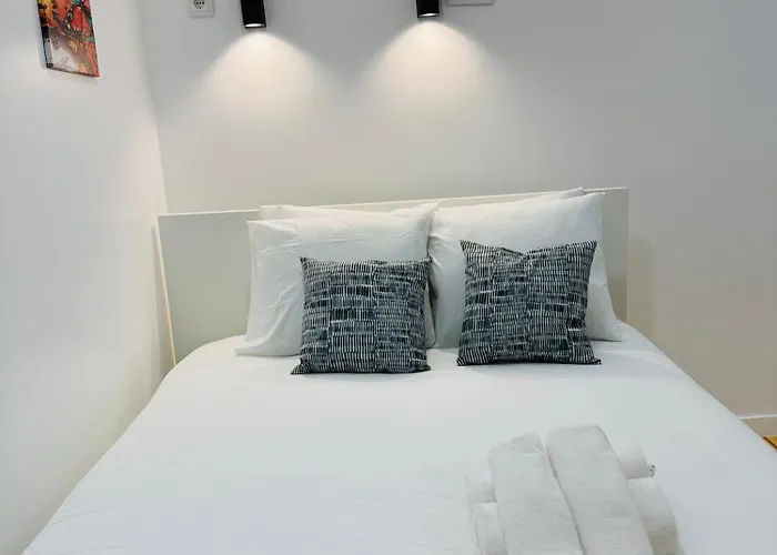 Quarto em Acomodações Particulares Almirante Reis - Arroios *